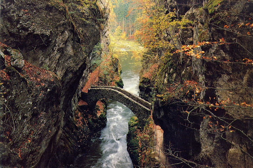 gorge l'areuse.jpg