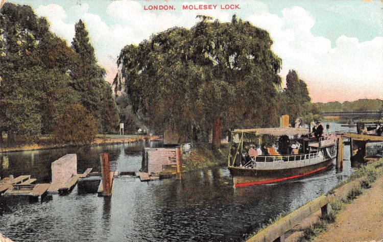 molesey lock 1905.jpg