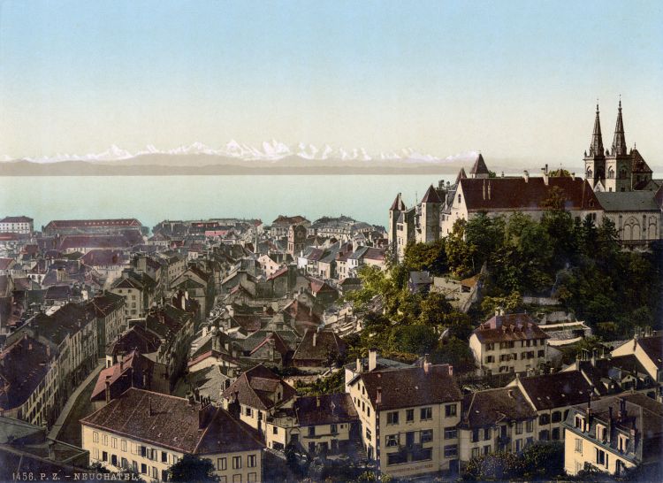 Neuchatel_Vue_avec_Chateau_et_Alpes.jpg