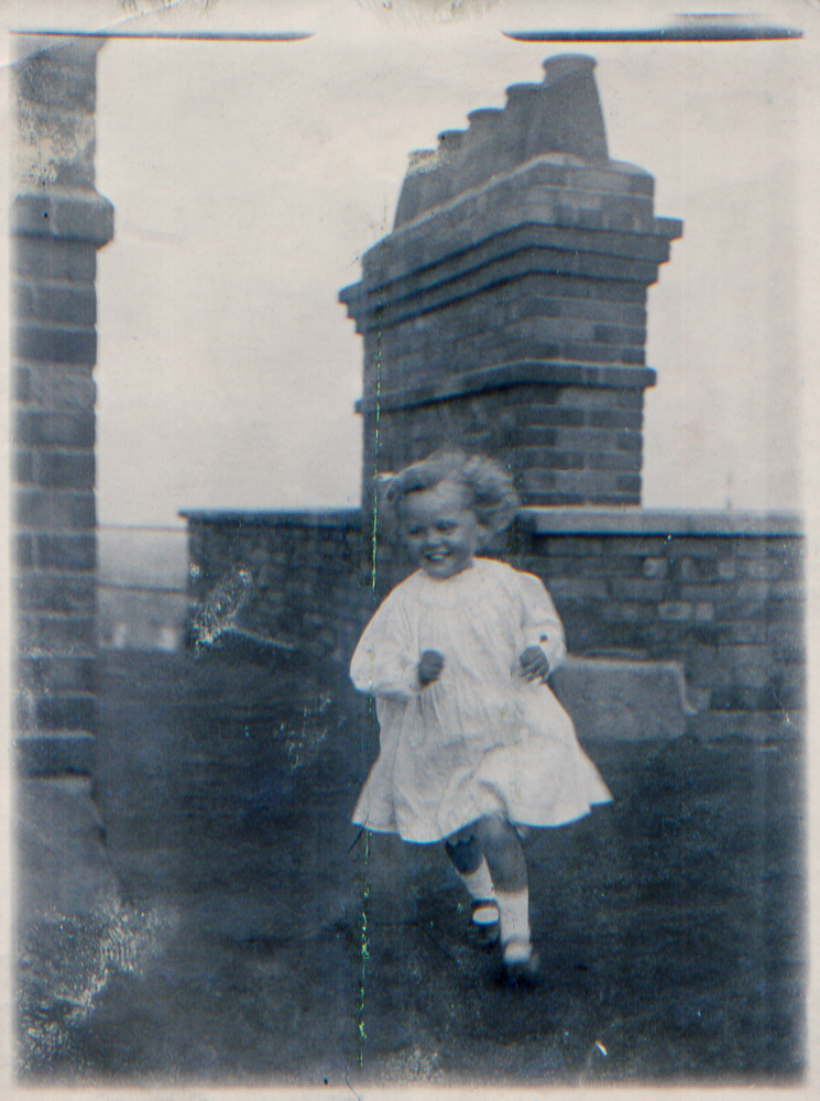 Eva on the leads at Heath Mansions